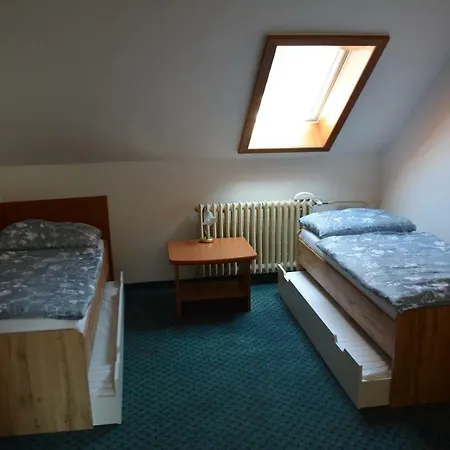 Nerudova Six * Košice