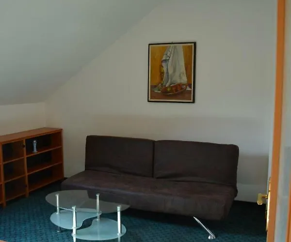 Nerudova Six * Košice